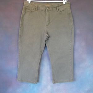 Wrangler Capri's Size 18M